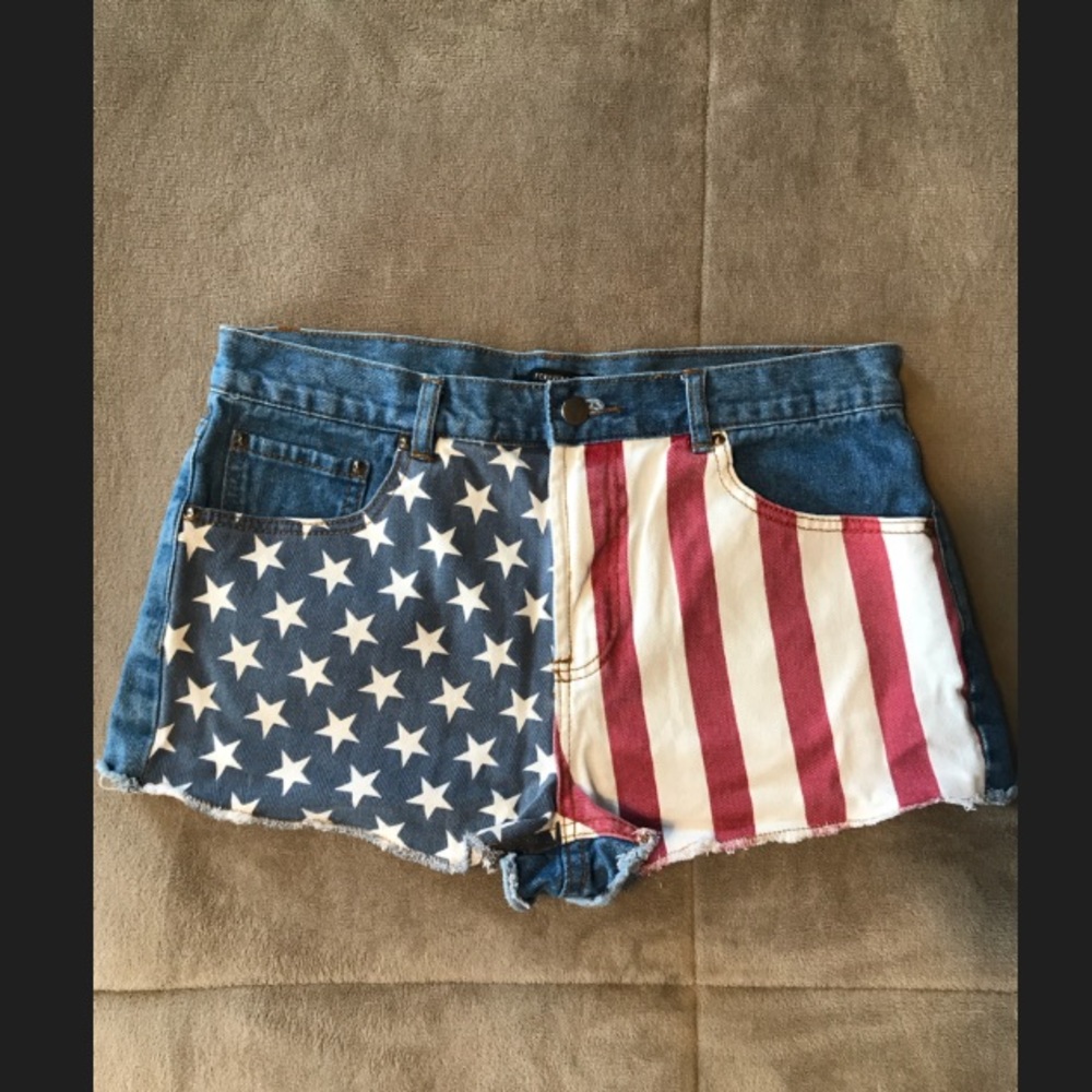 American Flag Denim Shorts! 🇺🇸☀️